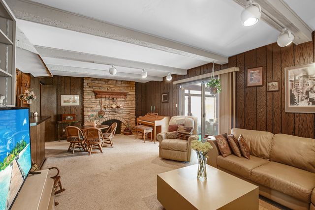 1326 Hillview Road, Homewood, IL 60430