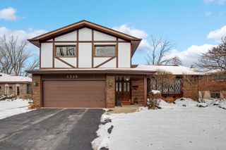 1326 Hillview Road, Homewood, IL 60430