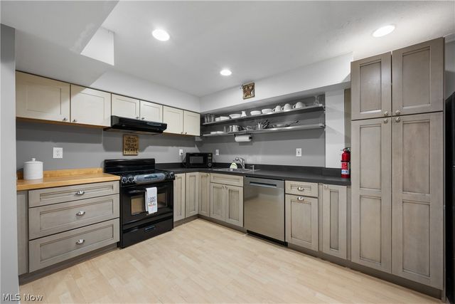 12683 Tall Timber Circle, North Royalton, OH 44133