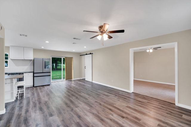 808 Gibson Road, Waxahachie, TX 75165