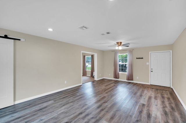 808 Gibson Road, Waxahachie, TX 75165