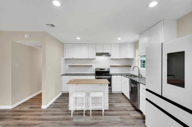 808 Gibson Road, Waxahachie, TX 75165