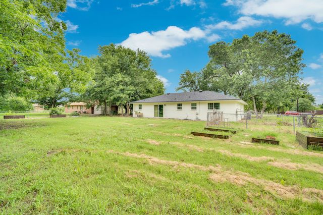 808 Gibson Road, Waxahachie, TX 75165
