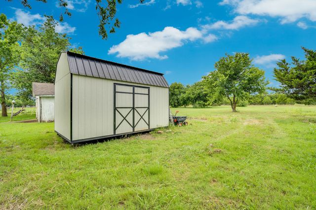 808 Gibson Road, Waxahachie, TX 75165