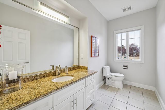 8008 Tiburon Place, Johnston, IA 50131