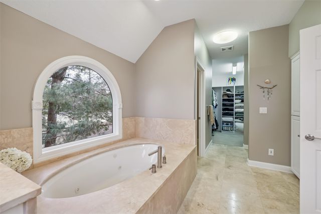 8008 Tiburon Place, Johnston, IA 50131