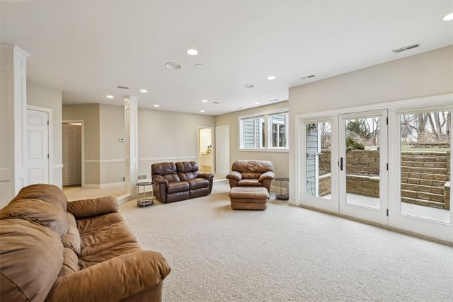 8008 Tiburon Place, Johnston, IA 50131