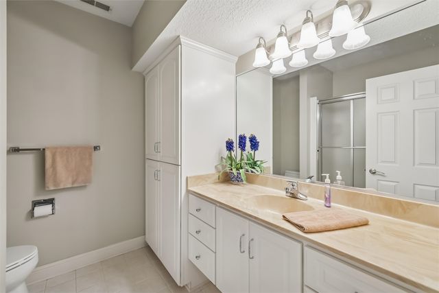 8008 Tiburon Place, Johnston, IA 50131