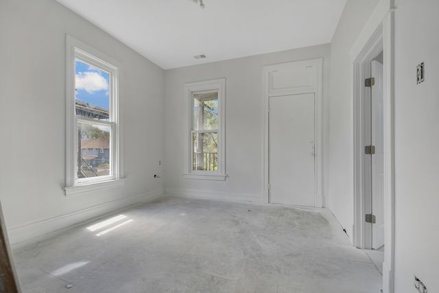 210 N Laramie Avenue, Chicago, IL 60644