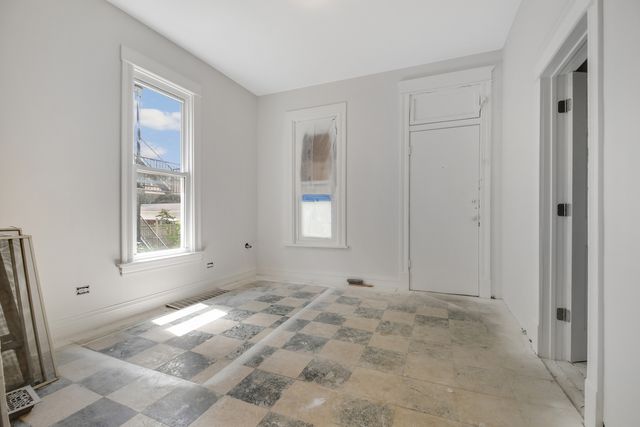 210 N Laramie Avenue, Chicago, IL 60644
