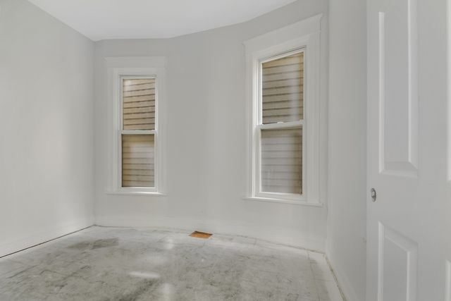 210 N Laramie Avenue, Chicago, IL 60644