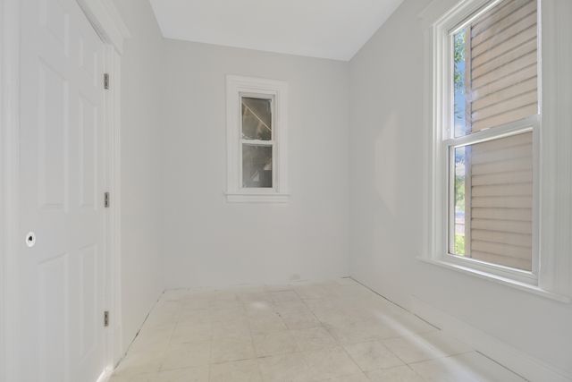 210 N Laramie Avenue, Chicago, IL 60644