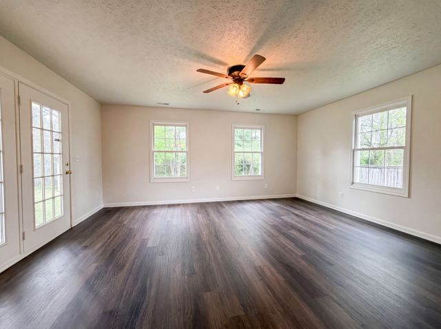 112 Westchester Dr, White House, TN 37188