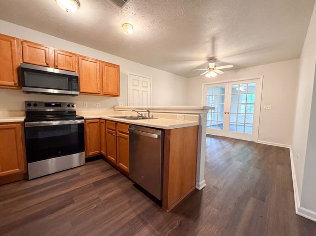 112 Westchester Dr, White House, TN 37188