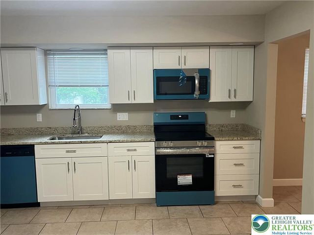 2013 West Columbia Street, South Whitehall Twp, PA 18104