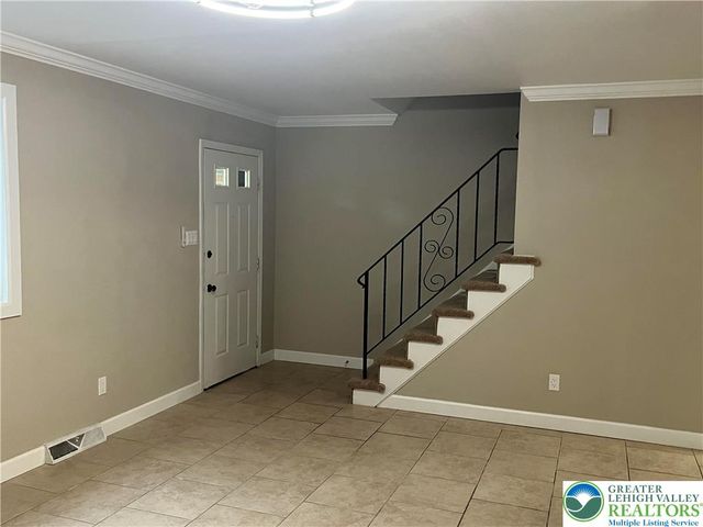 2013 West Columbia Street, South Whitehall Twp, PA 18104