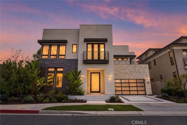 61 Iluna, Irvine, CA 92618