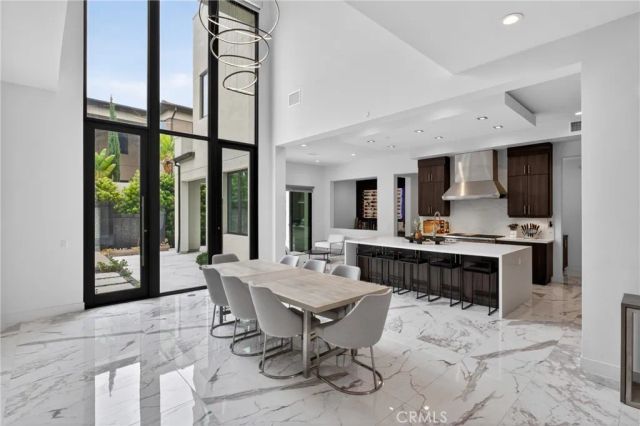 61 Iluna, Irvine, CA 92618
