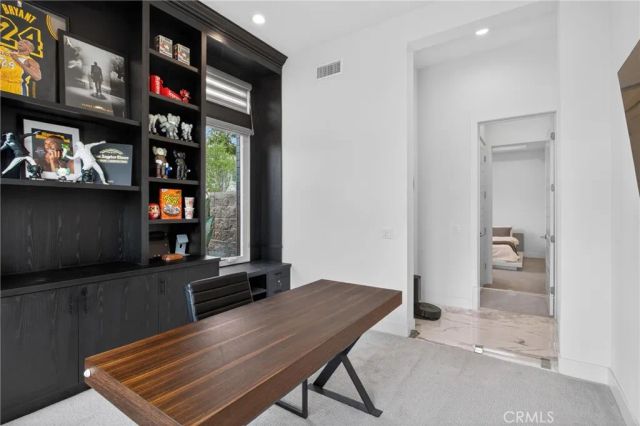 61 Iluna, Irvine, CA 92618