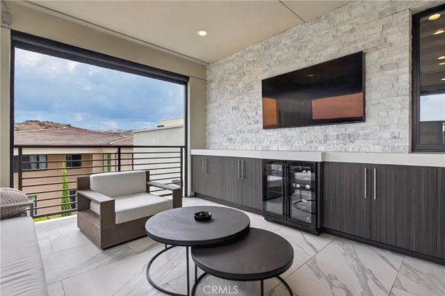 61 Iluna, Irvine, CA 92618