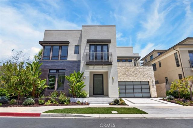 61 Iluna, Irvine, CA 92618