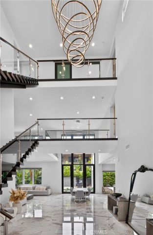 61 Iluna, Irvine, CA 92618