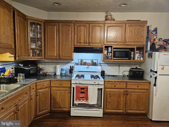 18 N ALBEMARLE ST, York, PA 17403