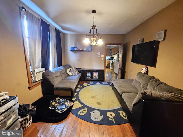 18 N ALBEMARLE ST, York, PA 17403