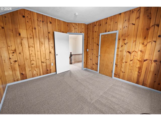 708 33RD St, Astoria, OR 97103