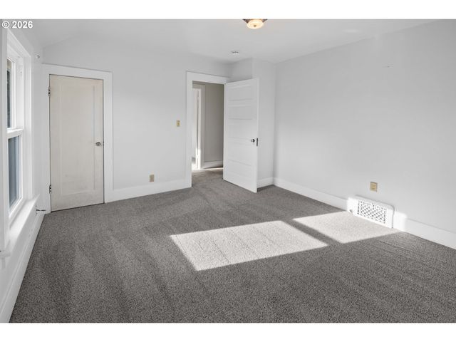 708 33RD St, Astoria, OR 97103