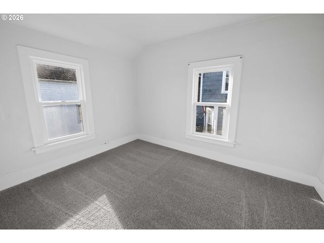 708 33RD St, Astoria, OR 97103