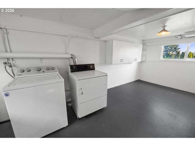 708 33RD St, Astoria, OR 97103