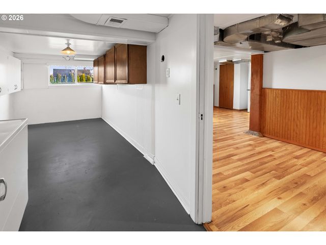 708 33RD St, Astoria, OR 97103