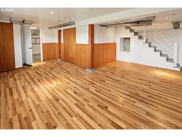 708 33RD St, Astoria, OR 97103