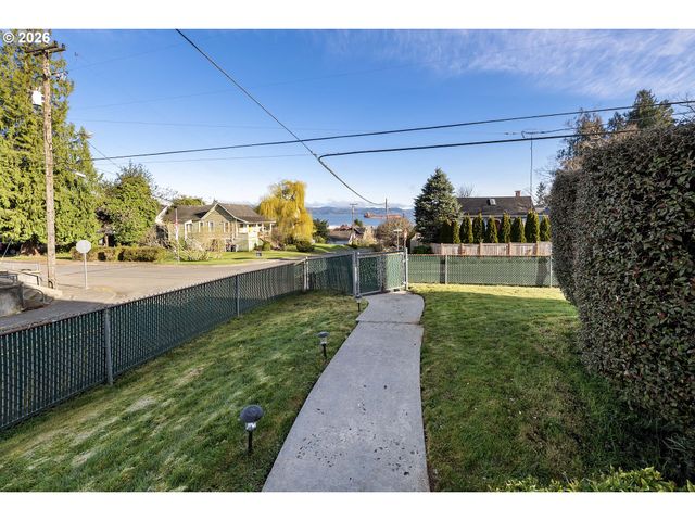 708 33RD St, Astoria, OR 97103