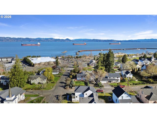 708 33RD St, Astoria, OR 97103