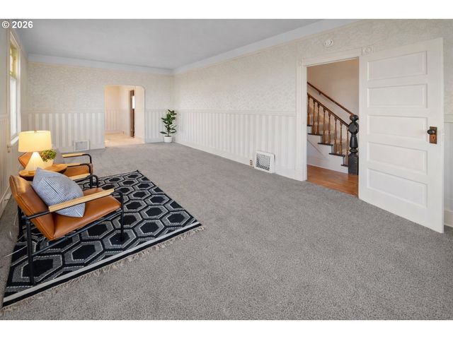 708 33RD St, Astoria, OR 97103