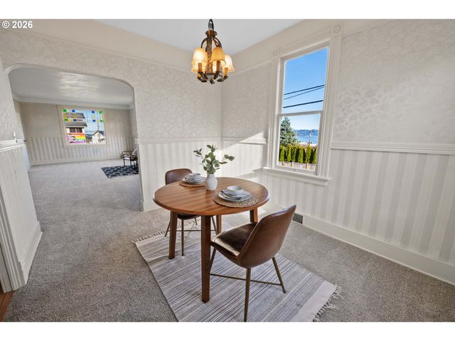 708 33RD St, Astoria, OR 97103