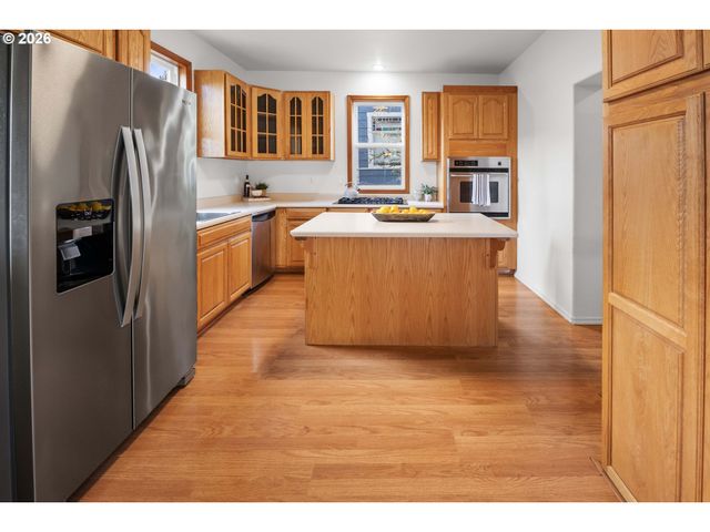 708 33RD St, Astoria, OR 97103