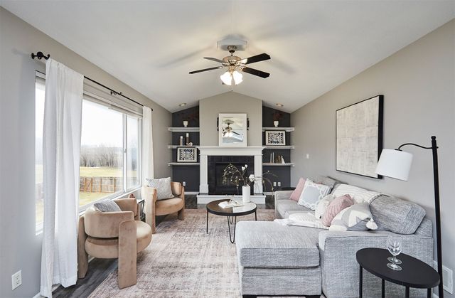 825 SE Hummingbird Circle, Waukee, IA 50263