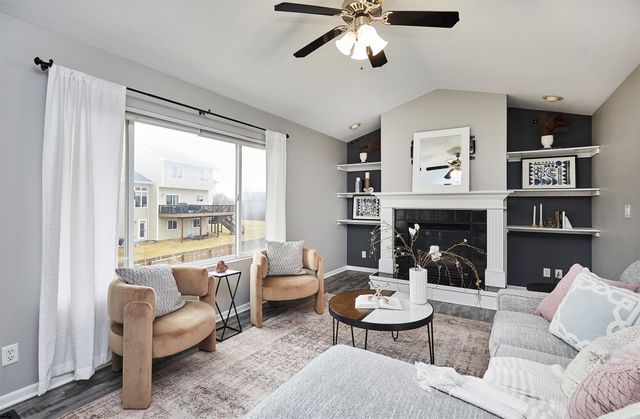 825 SE Hummingbird Circle, Waukee, IA 50263