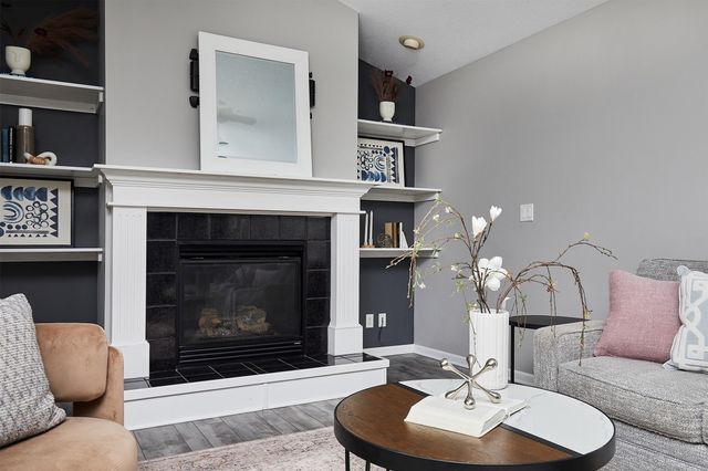 825 SE Hummingbird Circle, Waukee, IA 50263