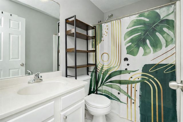 825 SE Hummingbird Circle, Waukee, IA 50263