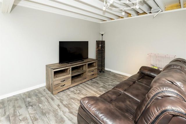 825 SE Hummingbird Circle, Waukee, IA 50263