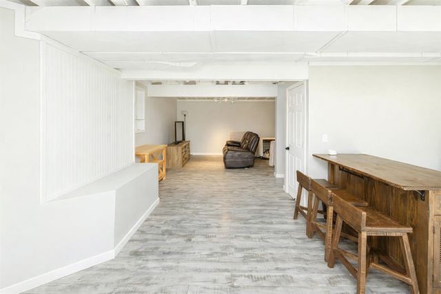 825 SE Hummingbird Circle, Waukee, IA 50263