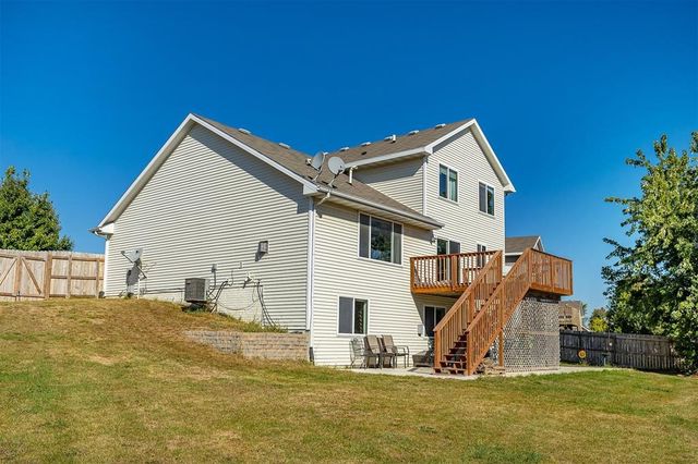 825 SE Hummingbird Circle, Waukee, IA 50263