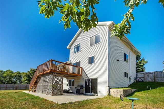 825 SE Hummingbird Circle, Waukee, IA 50263