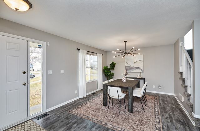 825 SE Hummingbird Circle, Waukee, IA 50263