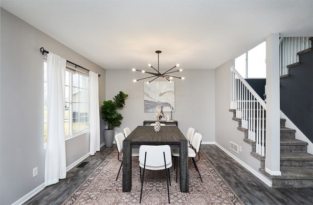 825 SE Hummingbird Circle, Waukee, IA 50263