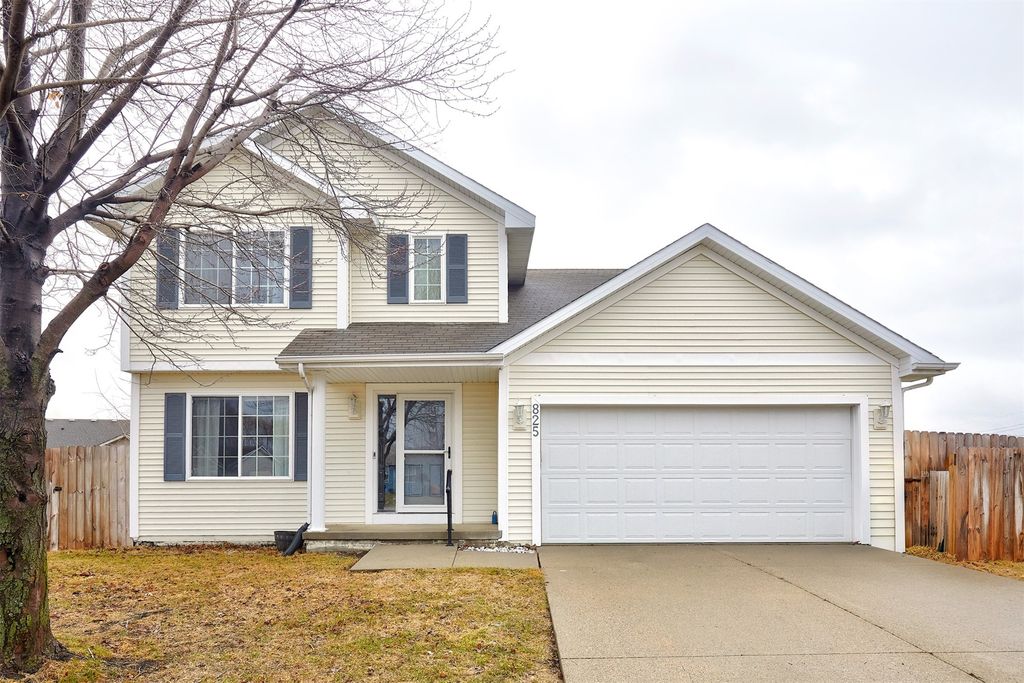 825 SE Hummingbird Circle, Waukee, IA 50263